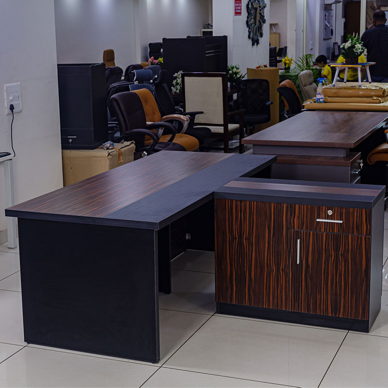 Wooden Office Table Manufacturers in Delhi